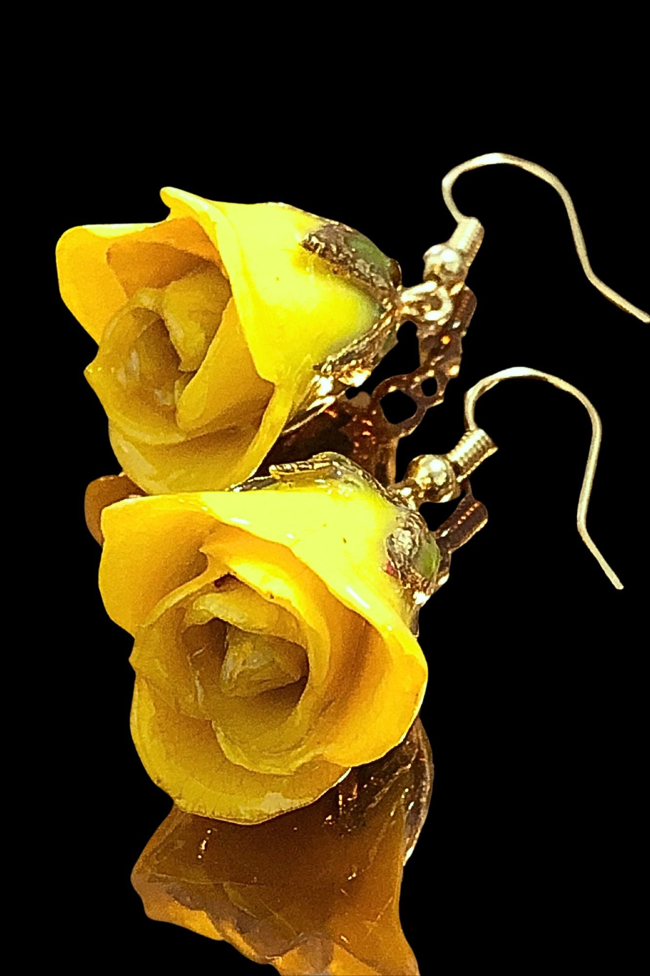 Pendientes de rosas amarillas